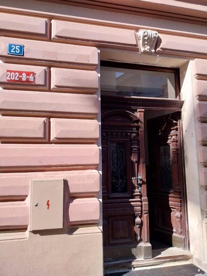 Byt 2+Kk Na Velkem Namesti Hradec Králové Eksteriør billede