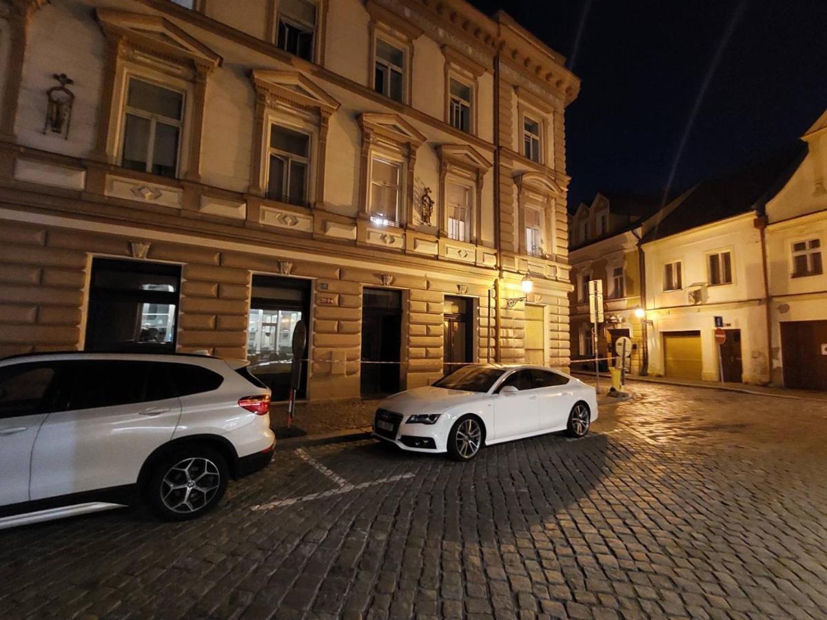 Byt 2+Kk Na Velkem Namesti Hradec Králové Eksteriør billede
