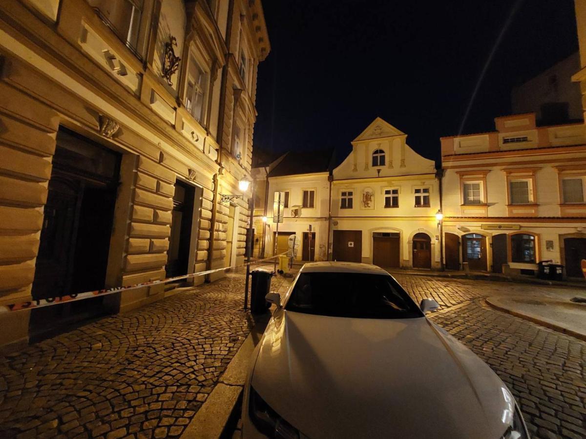 Byt 2+Kk Na Velkem Namesti Hradec Králové Eksteriør billede