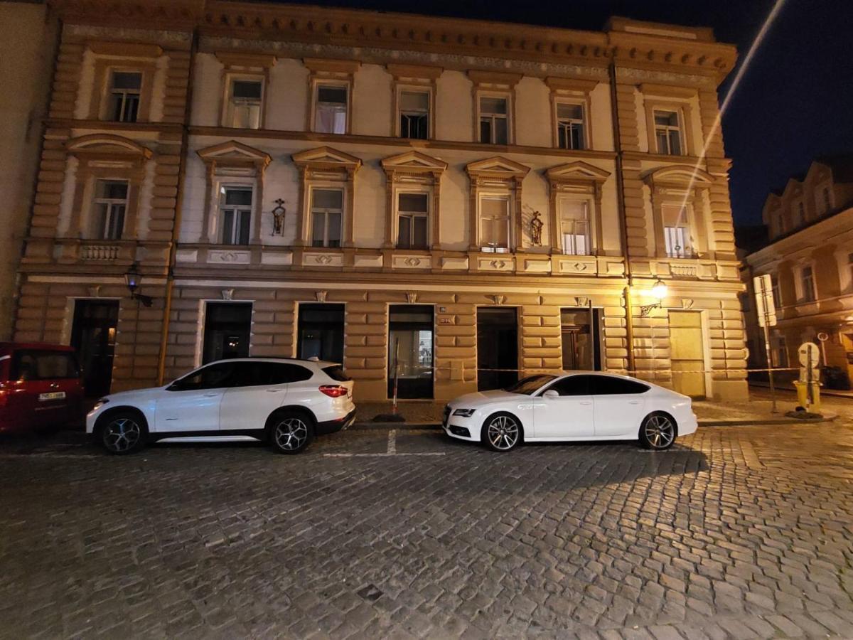 Byt 2+Kk Na Velkem Namesti Hradec Králové Eksteriør billede